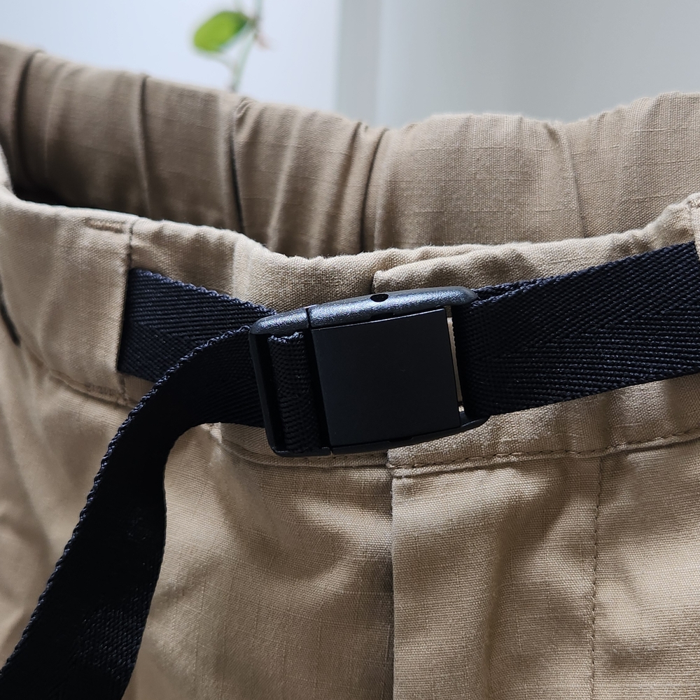 Uniqlo Men's Cargo Pants in Tan - Picture 3 of 10